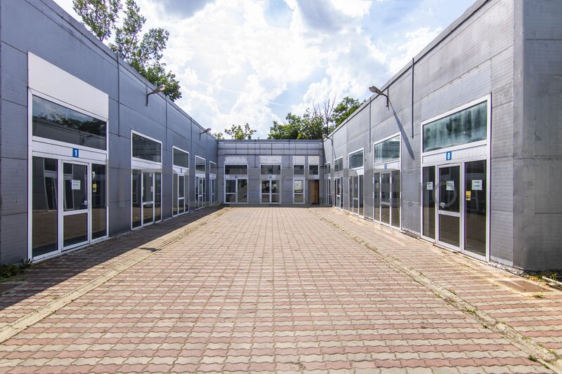 Valea Cascadelor Spatiu Comercial   de inchiriat  Depozit  Showroom  Retail